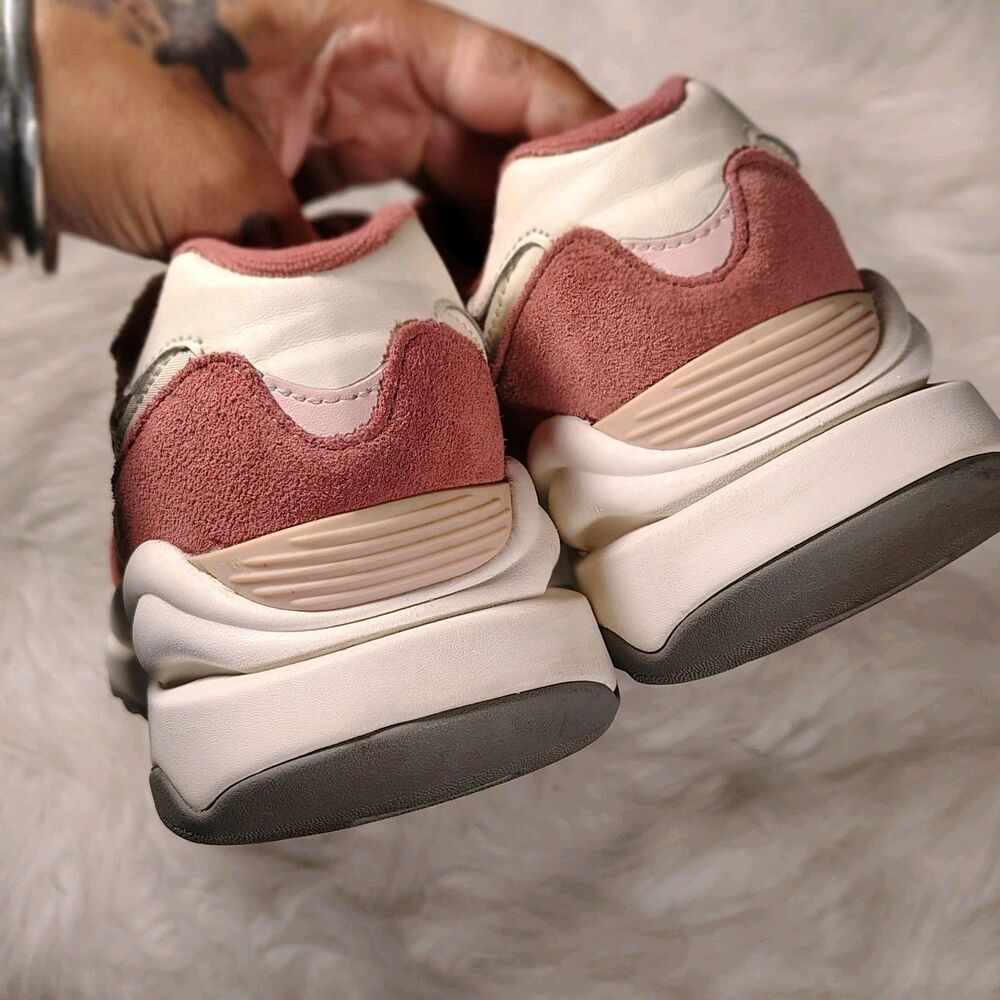 New Balance 57/40 Womens Sz 8 Rose Pink Cream Suede Sneakers Low Top - Picture 6 of 11